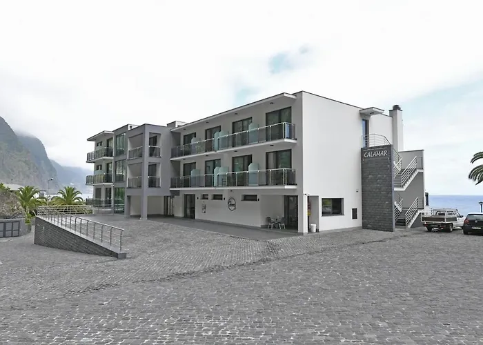 Calamar Hotel